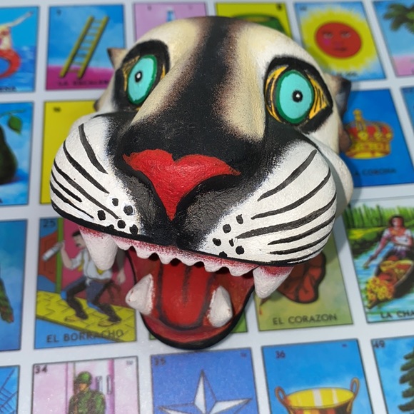 •handmade• Cougar Head - Oaxacan Alebrije Wood Carving - Picture 7 of 14